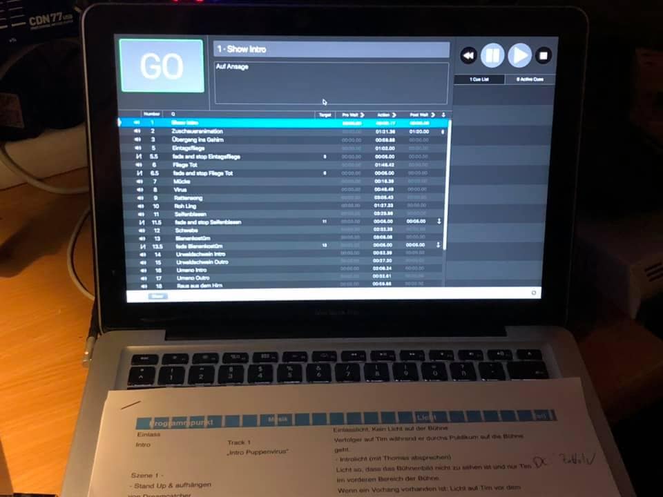 Lux und Sound stellt die Technik für dass Programm Puppenvirus von Tim Becker.