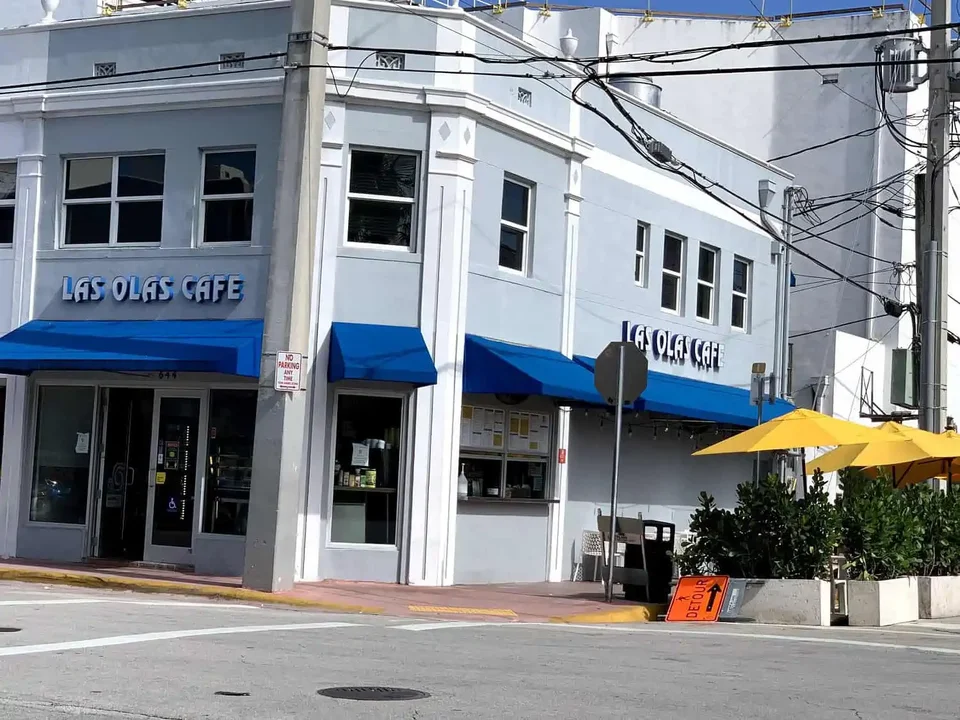 Las Olas Cafe