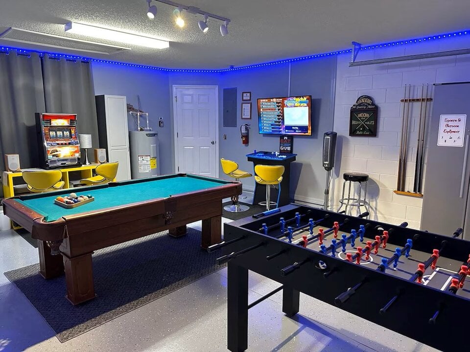 Kid-friendly vacation rental with Disney-themed décor near Disney World in Florida.