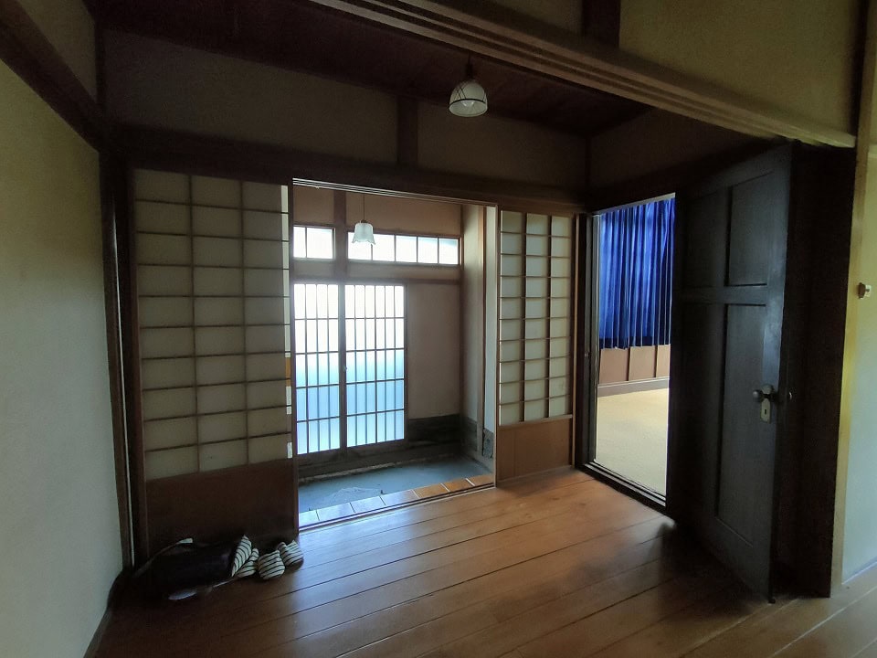 大磯町東小磯 平家一戸建て築80年超え 庭付き貸家