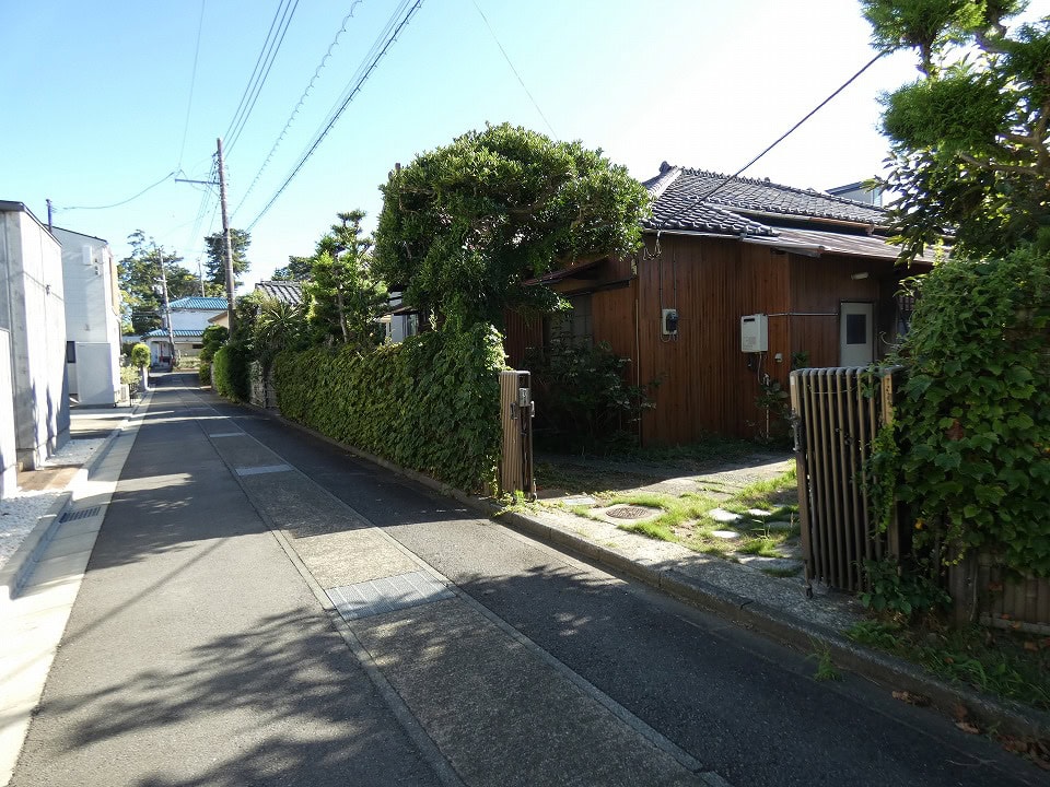 大磯町東小磯 平家一戸建て築80年超え 庭付き貸家