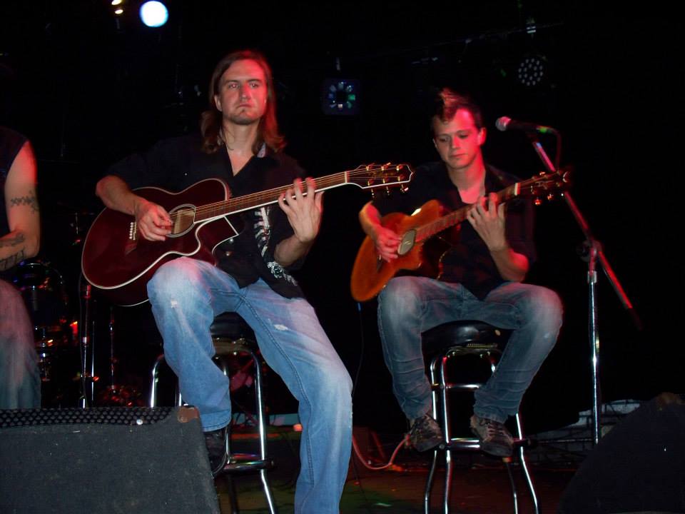 pulse-2013-acoustic-curtain-club