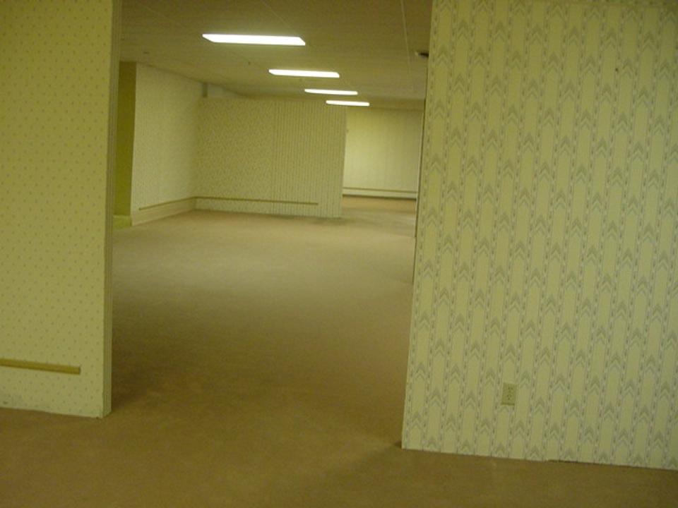 backrooms immagine originale