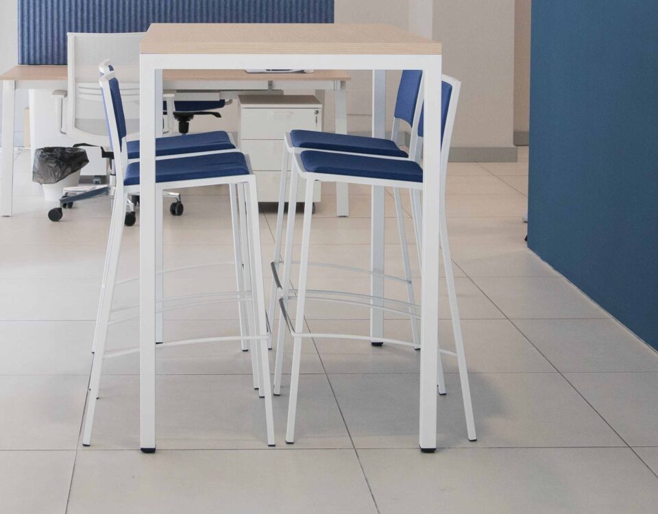 sgabelli in acciaio di design by altek italia design