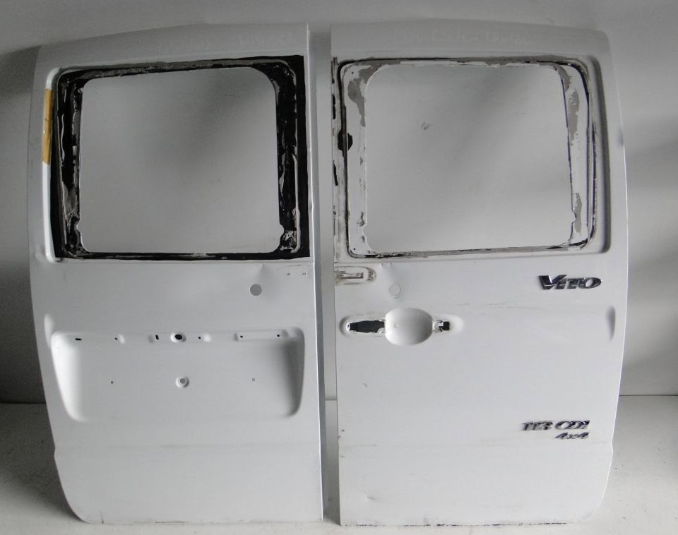 MERCEDES V KLASA W447 DRZWI LEWE TYLNE