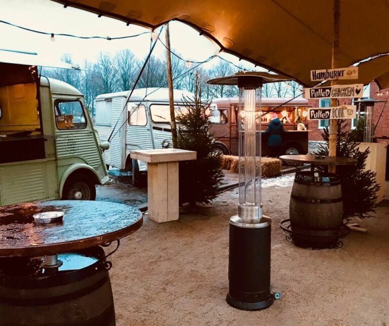 Foodtrucks onder de stretchtent