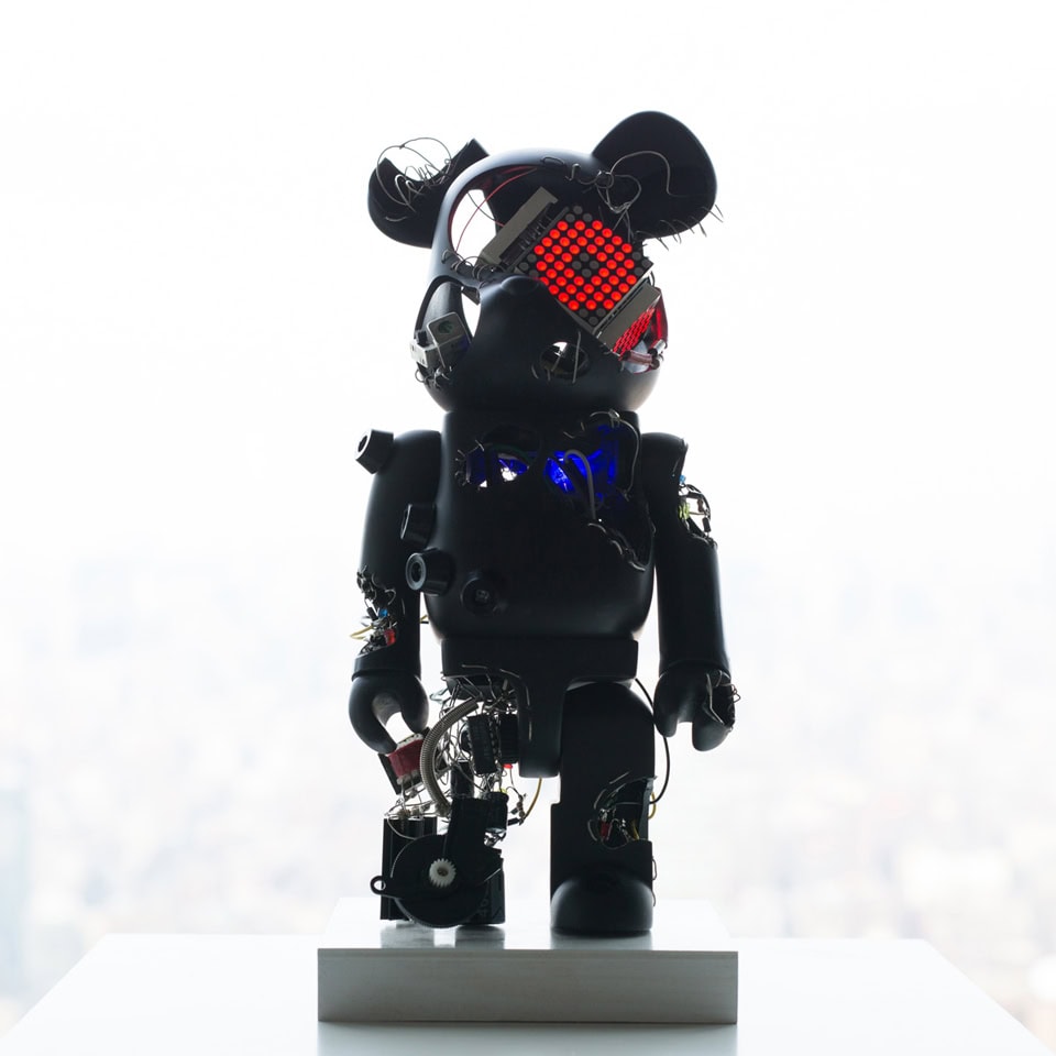 Pic2_Hacked-Bearbrick-R-001_960