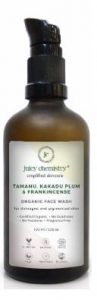 An organic skincare brand in India, Juicy Chemistry uses irganic ingredients. Their shampoo bars are bestsellers and a favourite among users.