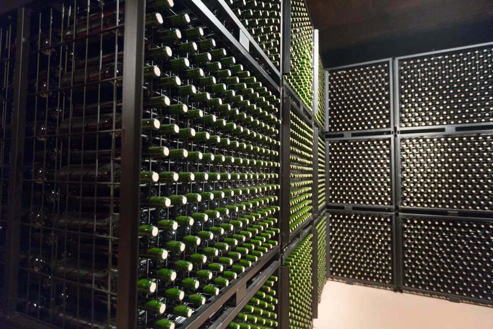 pavimento in resina per magazzino bottiglie in cantina vinicola