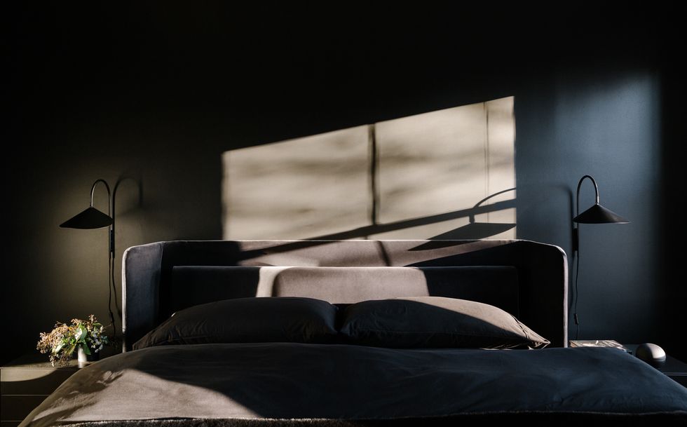 delia-kenza-brooklyn-apartment-8-1651761480 delia-kenza-brooklyn-apartment-8-1651761480 bedroom ideas 75 Bedroom Ideas That Are The Very Definition Of Beauty Sleep delia kenza brooklyn apartment 8 1651761480