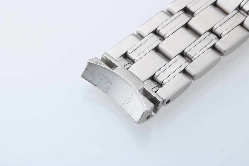 Lot #8999 – Omega Seamaster Professional 18MM Watch Bracelet 1502/824 1502/824 Omega 1502/824