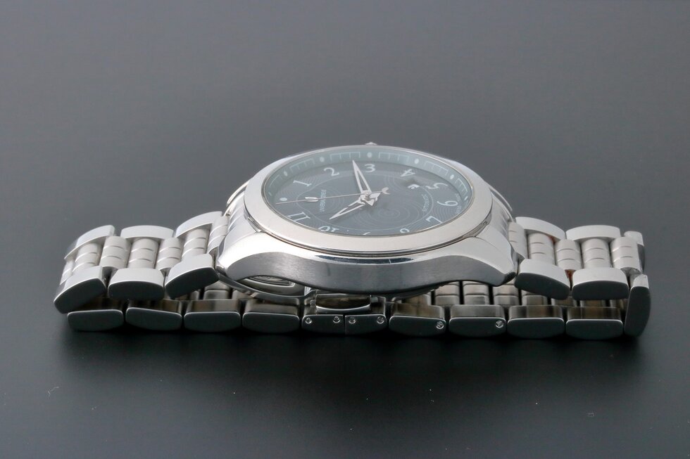 Lot #13309 – Universal Geneve 871.101 Automatic Date Watch 871.101 Universal Geneve