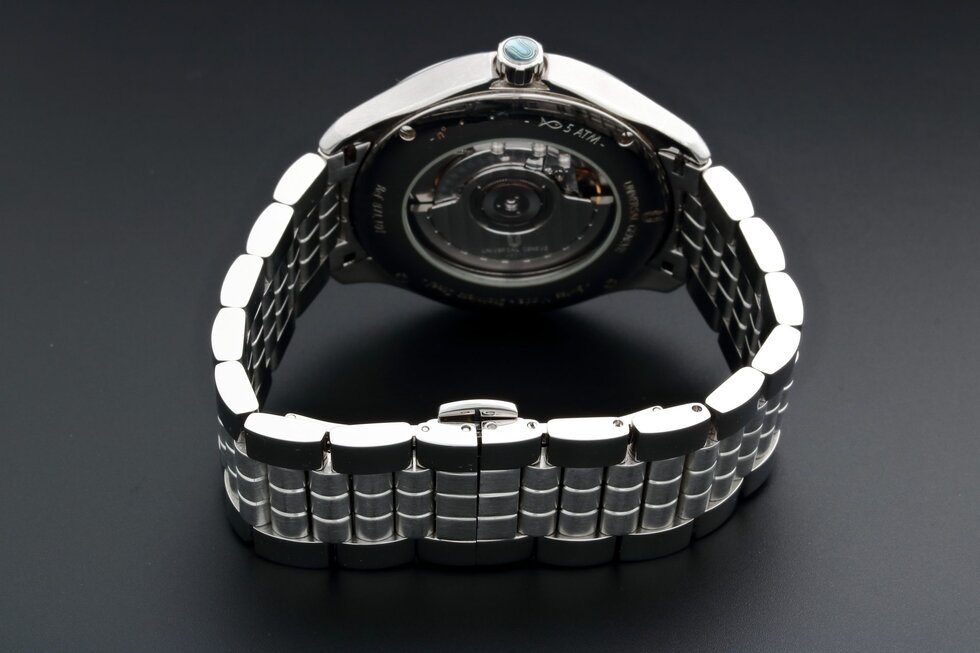 Lot #13309 – Universal Geneve 871.101 Automatic Date Watch 871.101 Universal Geneve