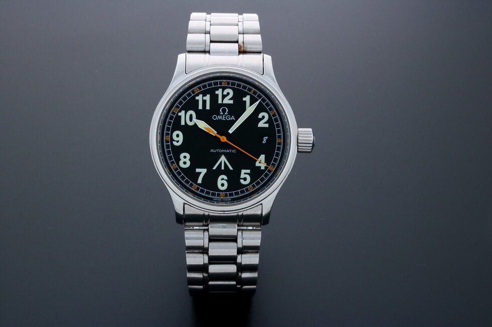 Lot #12408 – Rare Omega 5202.51 Dynamic RAF Logo Watch 5202.51 Omega 5202.51