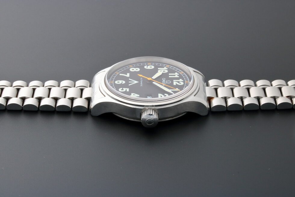 Lot #12408 – Rare Omega 5202.51 Dynamic RAF Logo Watch 5202.51 Omega 5202.51