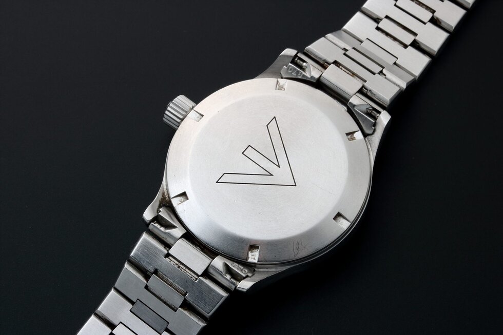 Lot #12408 – Rare Omega 5202.51 Dynamic RAF Logo Watch 5202.51 Omega 5202.51
