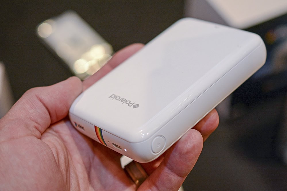 So klein sind Handy-Drucker wirklich - hier der Polaroid ZIP (Foto: Polaroid)