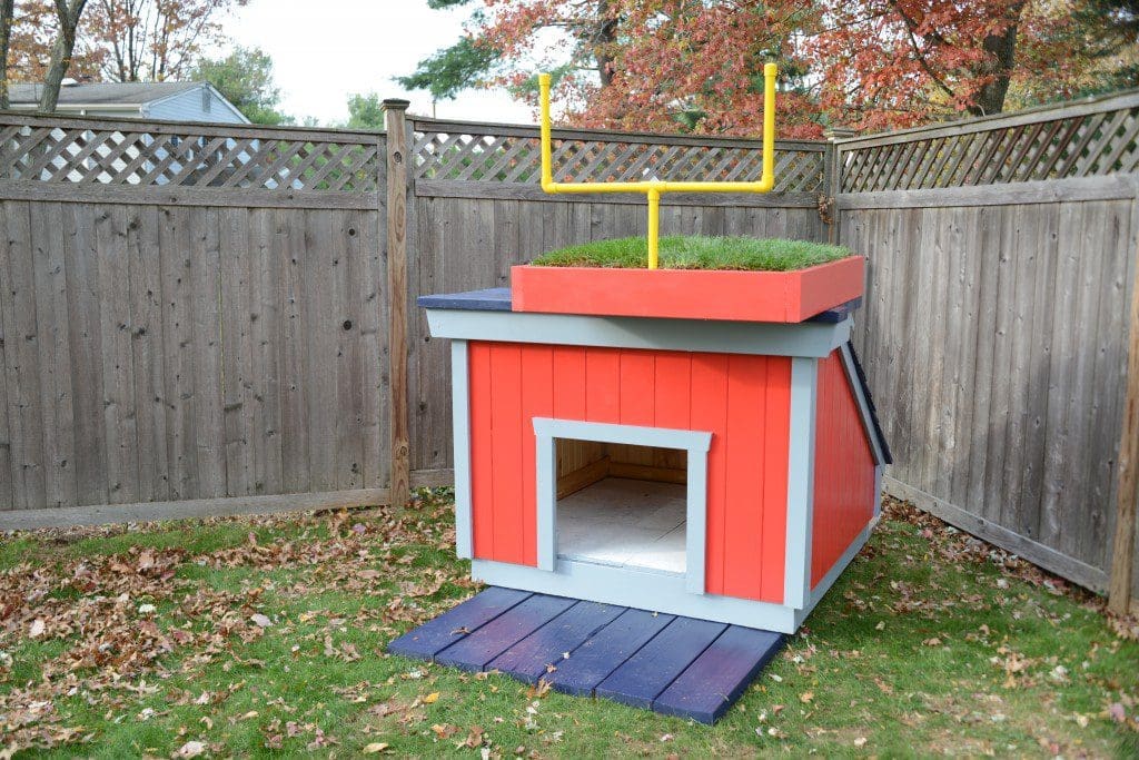 Glidden Team Colors How to Build the New England Patriots doghouse with Glidden Team Colors MyFixitUpLife MyFixitUpLife The Glidden Team Colors New England Patriots Dog House