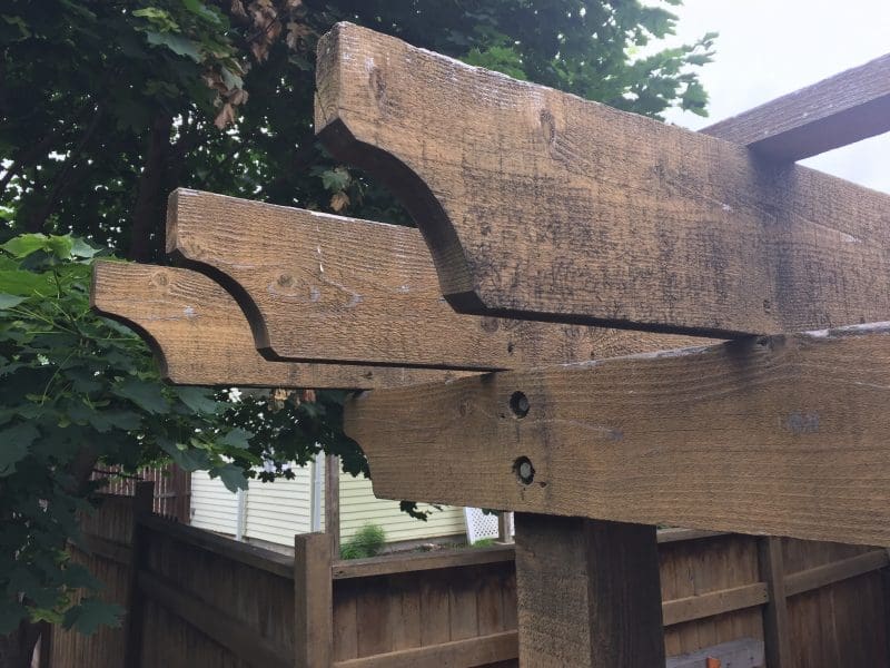 MyFixitUpLife Pergola Makeover 9539 Man v Pergola How to stain a wood pergola MyFixitUpLife MyFixitUpLife wood pergola