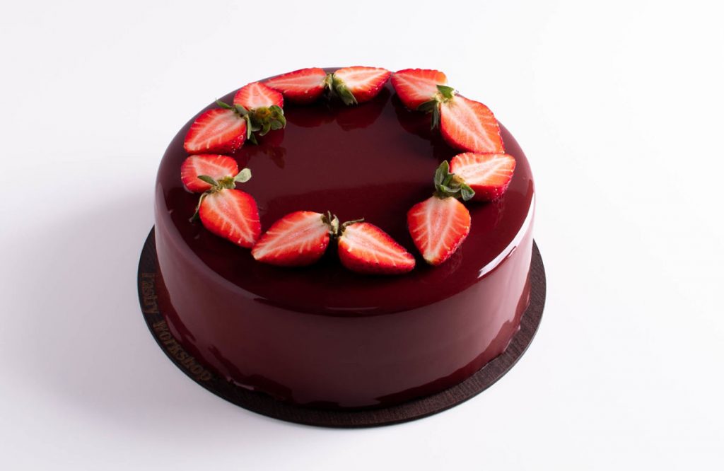 entremet fructe rosii si ciocolata