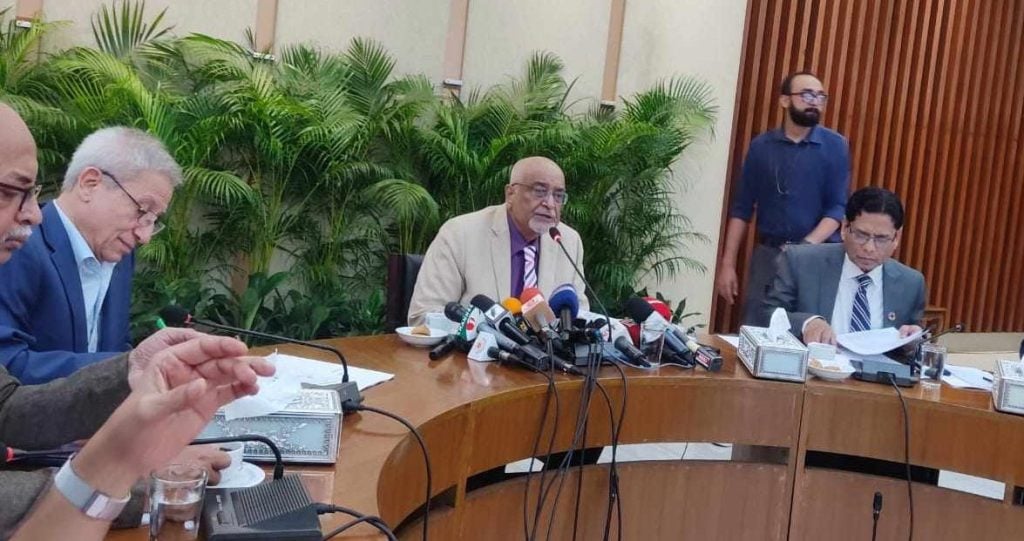 সরকারকে দুই বছরের কর্মপরিকল্পনা তৈরির পরামর্শ শ্বেতপত্র কমিটির