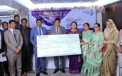 সন্ধানী লাইফ ইন্স্যুরেন্সের গ্রাহককে মেয়াদপূর্তির চেক প্রদান