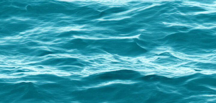 Sea Notes – crisp aquatic tone opening the fragrance