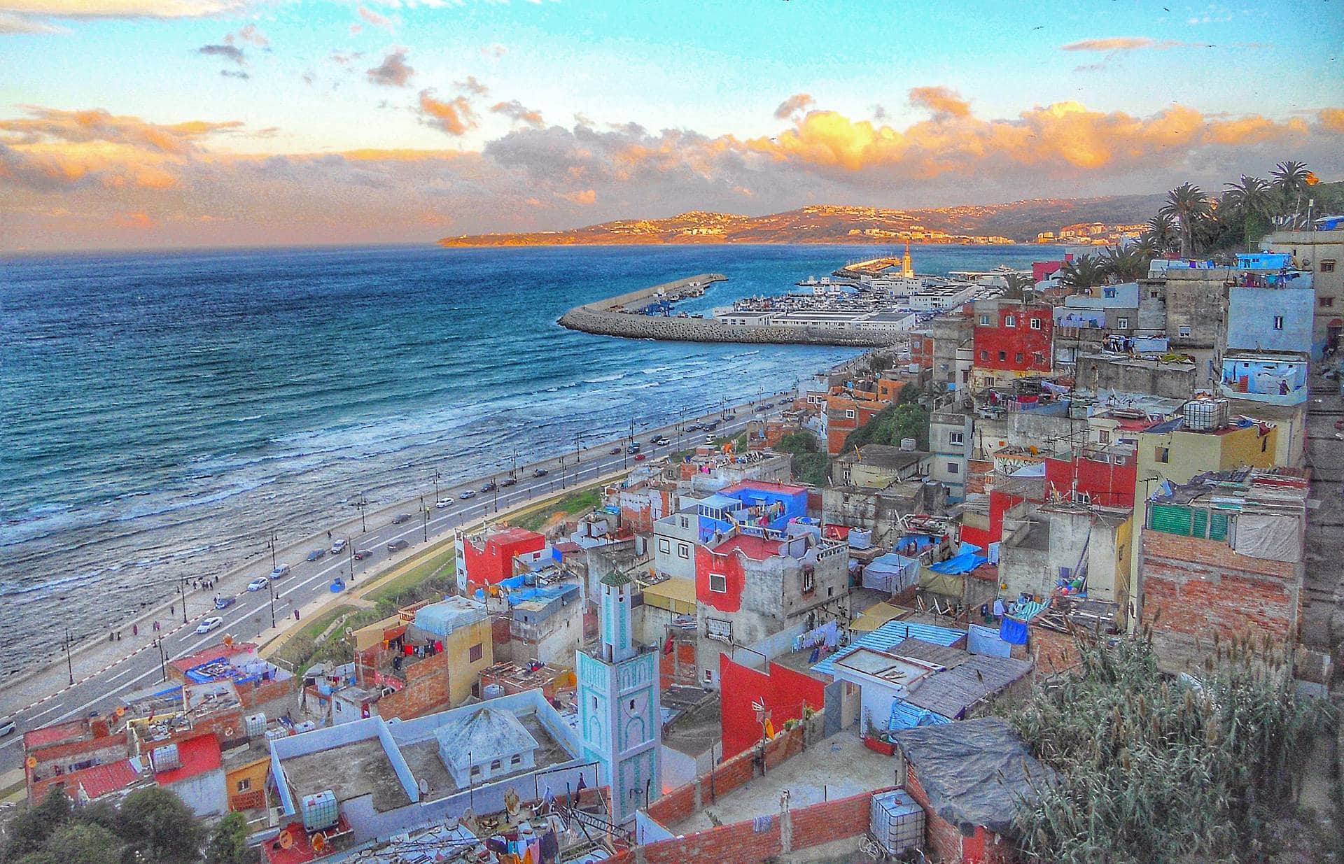 ПАНОРАМНЫЙ ВИД НА ГОРОД И ОКЕАН В ТАНЖЕРЕ