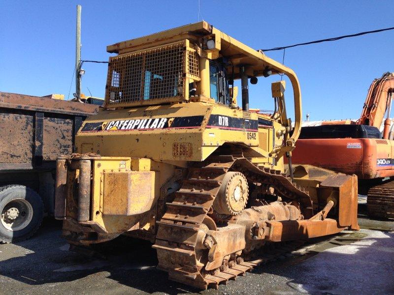 بلدوزر CATERPILLAR D7R