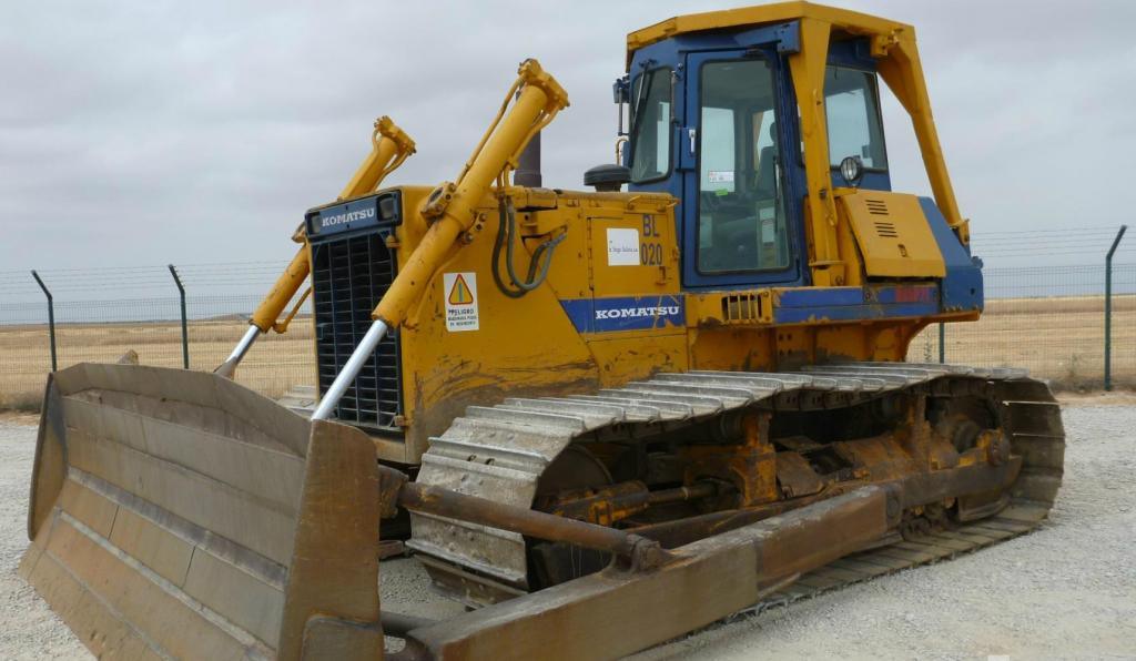 بلدوزر KOMATSU D85P-21