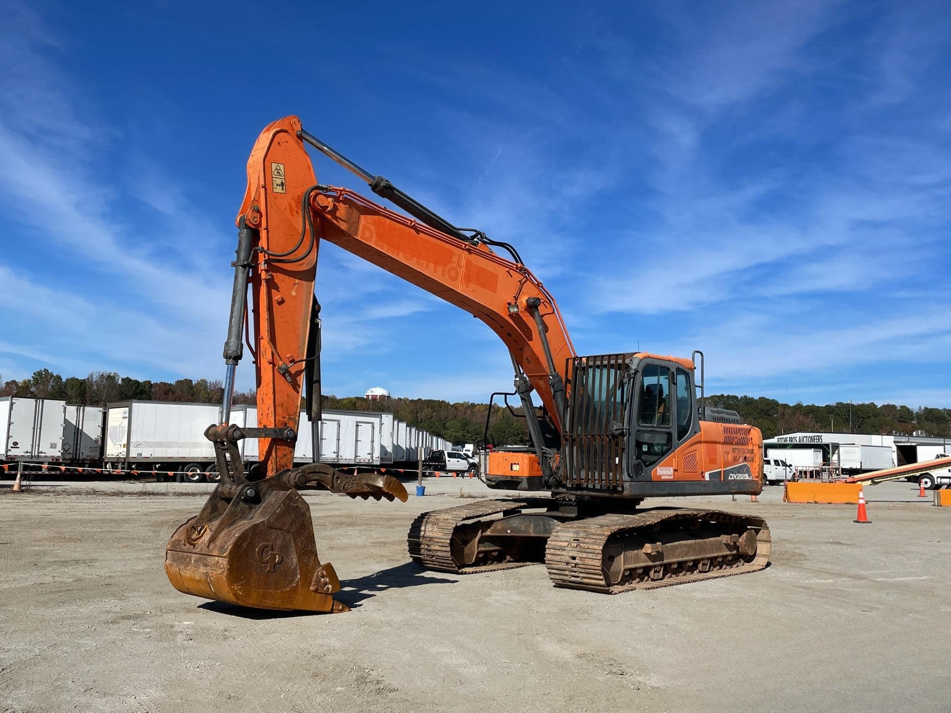 حفار  2015 Doosan DX225LC-5 Tracked Excavator