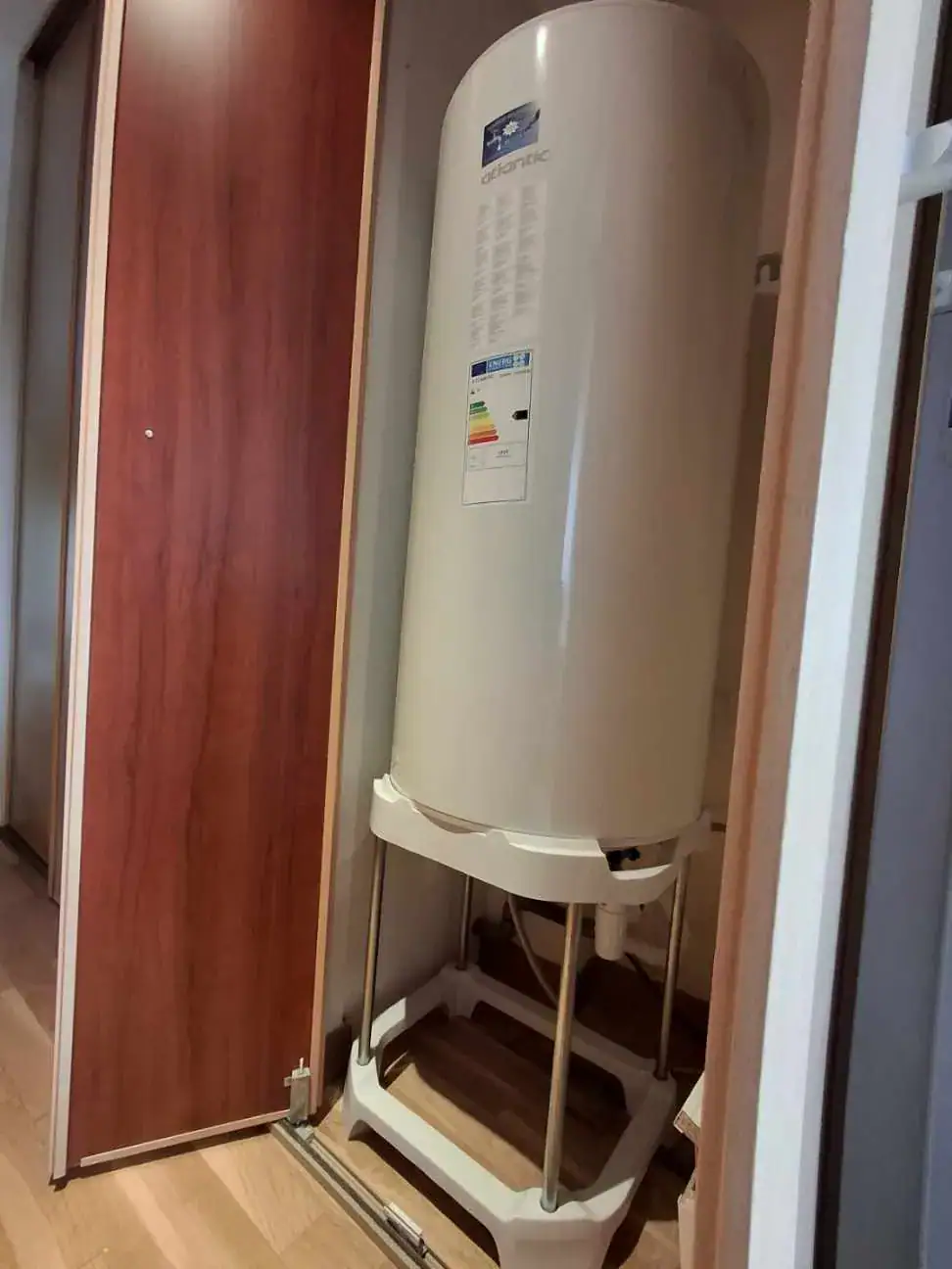remplacement-ballon-eau-chaude-placard-alberes