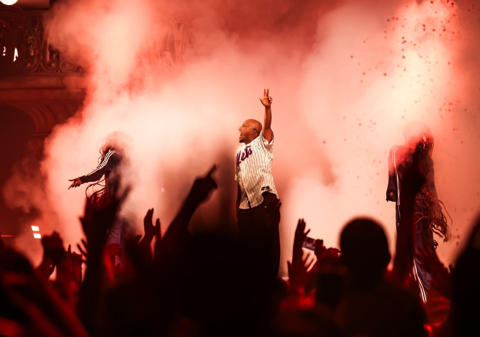 Retrouvez mes photos de Soprano capturées lors de ses concerts, réalisées par un photographe spécialisé musique et événementiel à Lyon LDLC ARENA