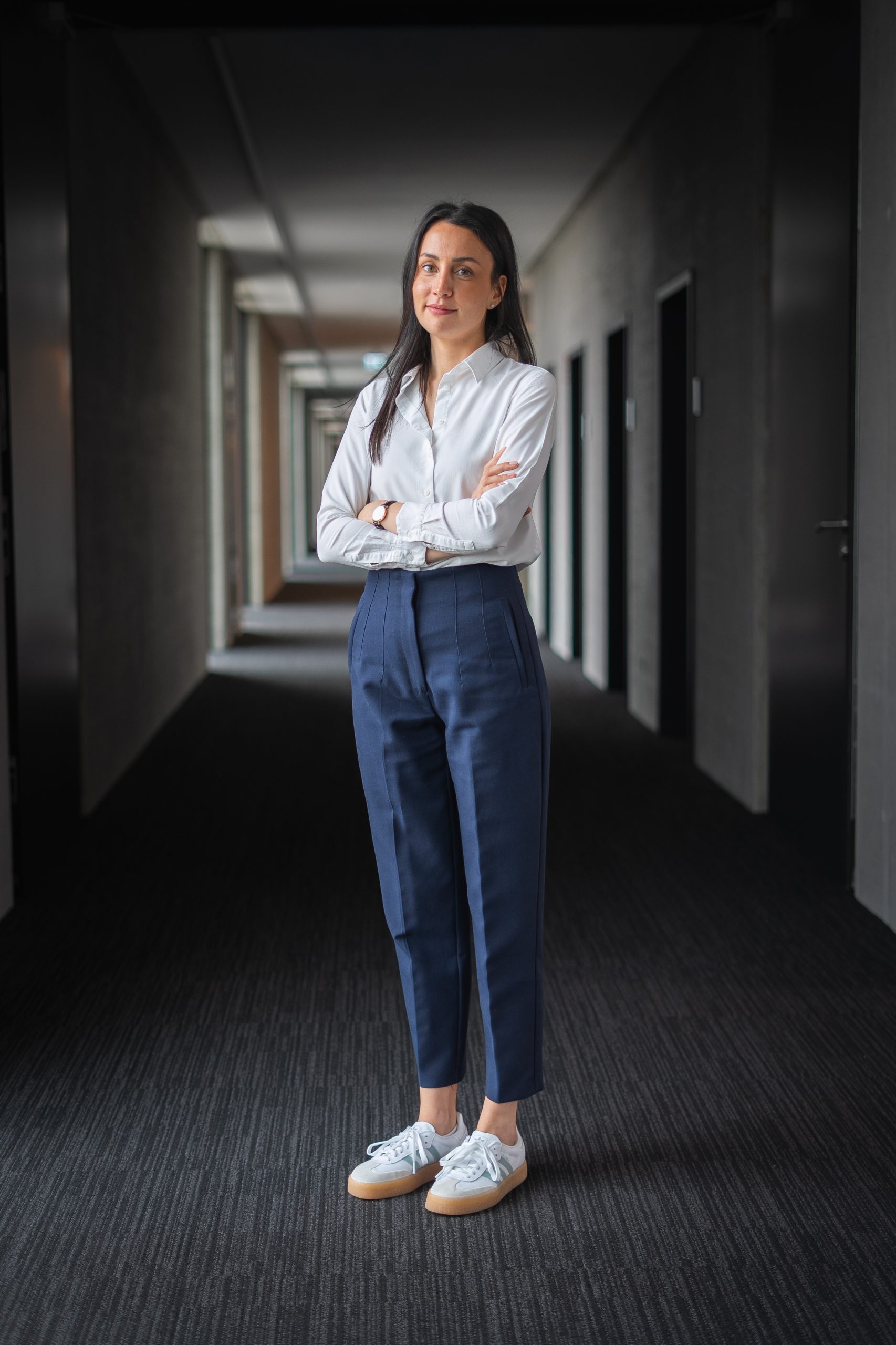 Ganzkörper Bewerbungsfoto Frau – professionelles Portrait Fotograf Braunschweig