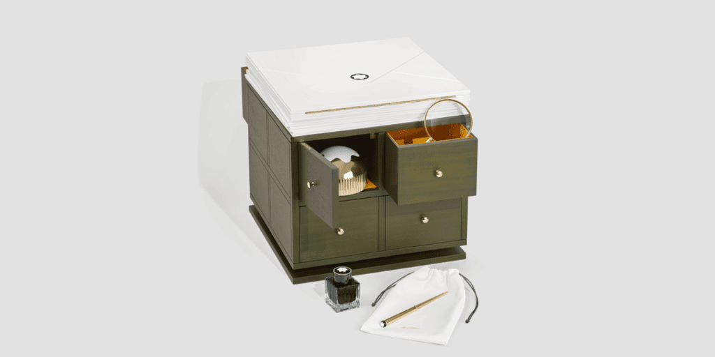 مون بلان تكشف عن تحفة الأعياد Happy Holidays Set بلمسة حصرية