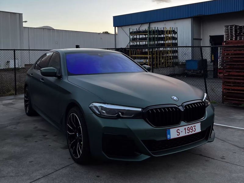 BMW 5 serie matte pine green BMW 5 serie matte pine green