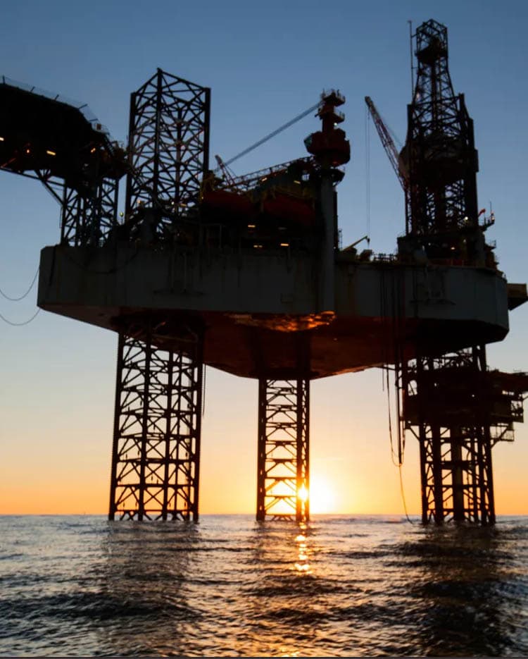 DESAFIOS AMBIENTAIS NA  EXPLORAÇÃO DO PRÉ-SAL