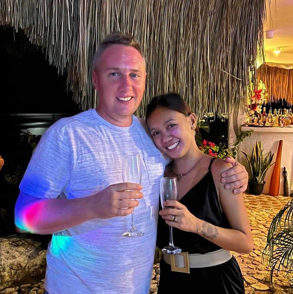 cropped-Simon-and-MJ.jpg Simon and MJ Mowbray from Pirate Diver's Busuanga