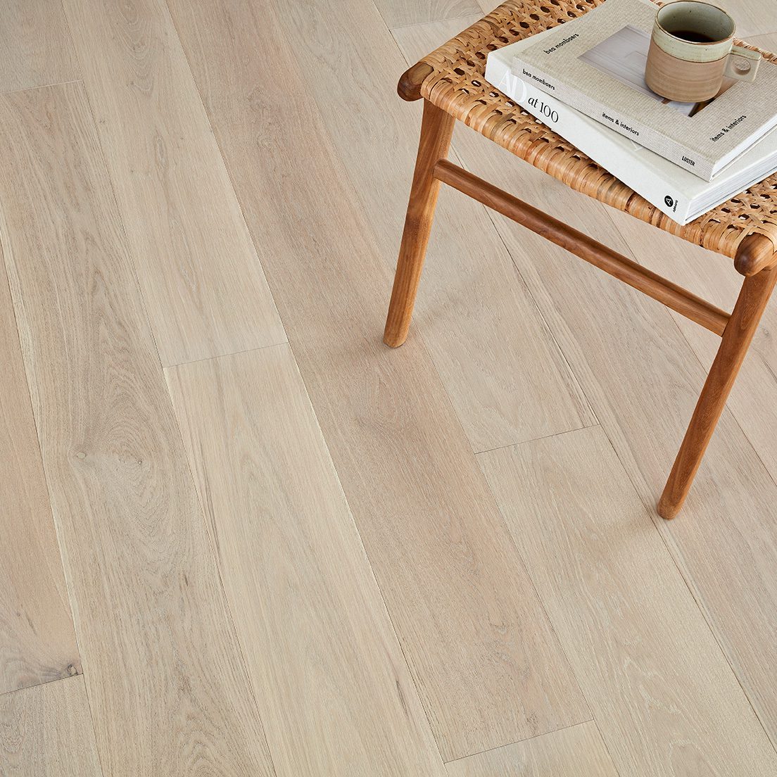 Pronto-Oak-Washed-Pebble-PreferenceFloors_NthRichmond_Pronto_Washed_Pebble_detail-s