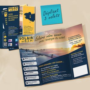 Un dépliant 3 volets présenté ouvert et fermé