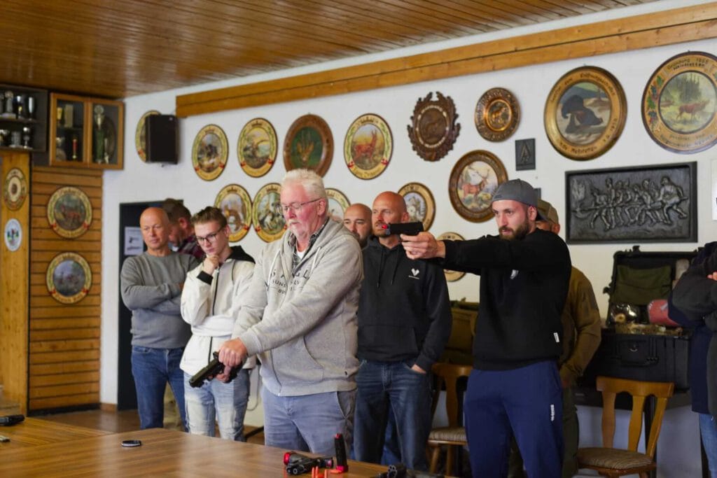 Kurzwaffen Vorausbildung mit Pufferpatronen