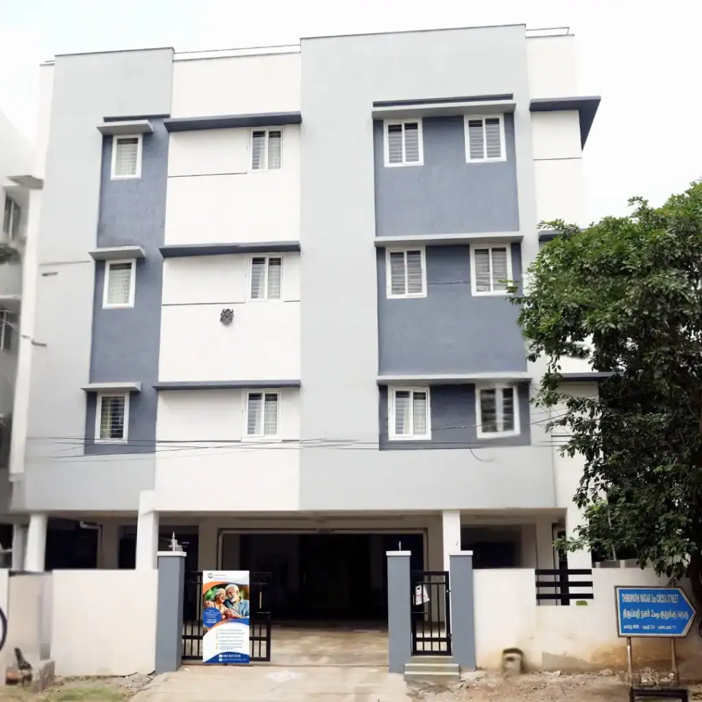 Paid old age home in Valasaravakkam, Chennai with comfortable senior living and professional elderly care
