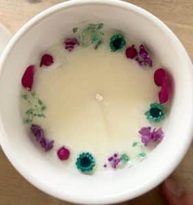 Bougies artisanales décorées de fleurs séchées Haut-Doubs