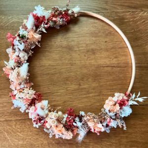 Couronnes en fleurs séchées artisanales à Frasne