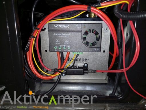 Zweitbatteriehalter Vito V-KLasse nachrüsten kaufen Mercedes Aktivcamper Ladebooster Installation