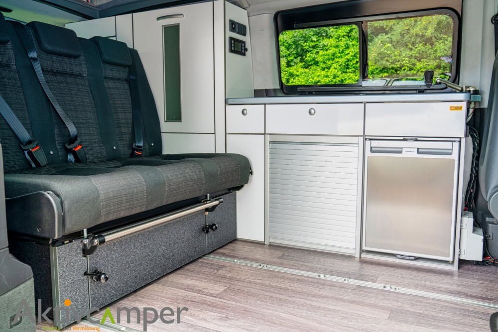 Reimo Triostyle Mercedes Vito und V-Klasse Aktivcamper Küche