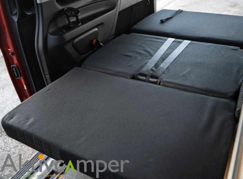 Ausbau Aktiv 3 Camper Mercedes Vito V-Klasse Viano für 4 Personen Bettfläche