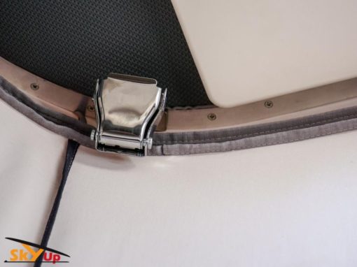 Skyup Aufstelldach Fiat Ducato nachrüstung Schlafdach beim Wohnmobil Verschluss