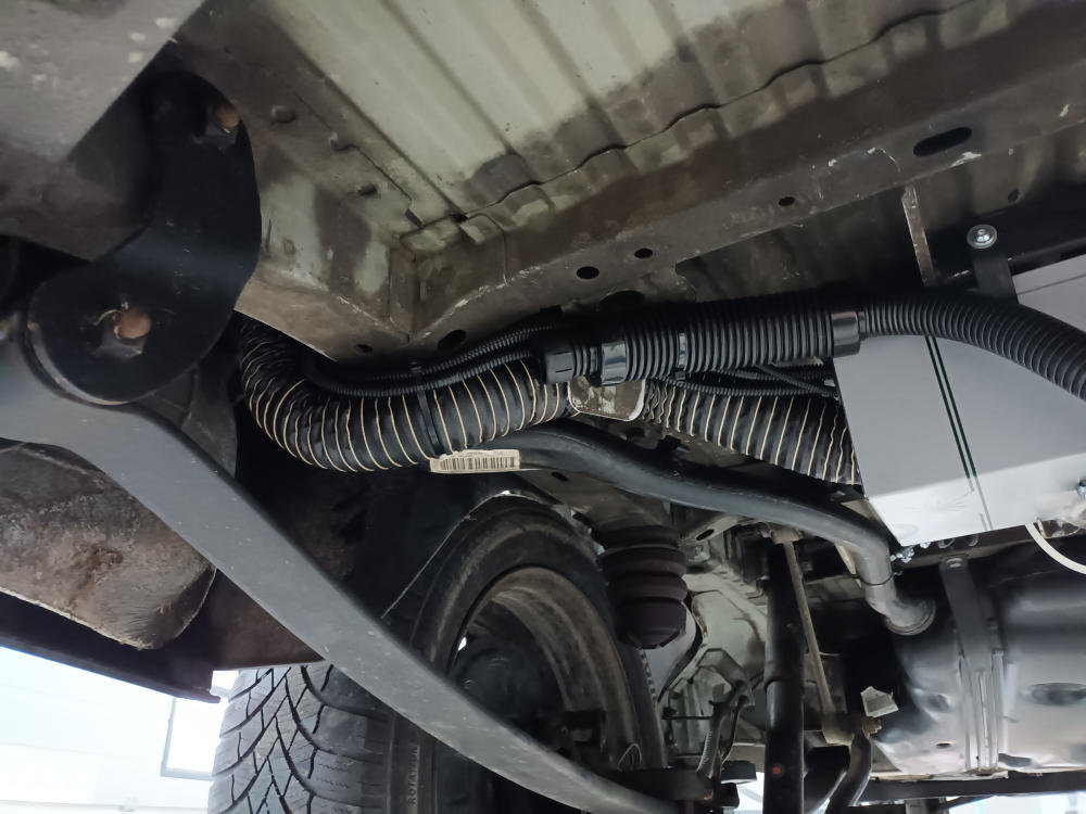 Caddy Standheizung Autoterm Unterflur Montage mit robustem Warmluftschlauch nachrüsten