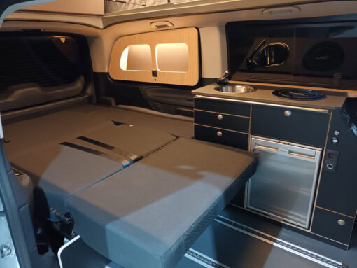 Camper Ausbau Vito mit Schlafbank Sitzbank Küche Aktivcamper 4
